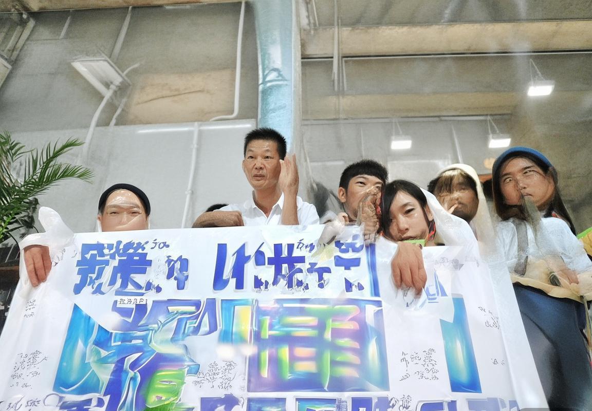 拜仁慕尼黑险胜门兴：防守待提升，门兴韧劲可嘉(图4)