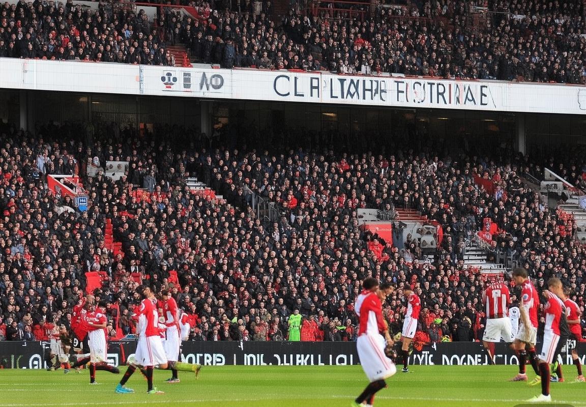 白礼顿vs曼联：英超焦点战前瞻解析(图2)